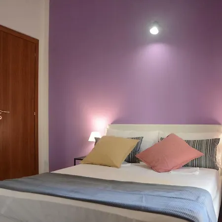 Vicaria - -